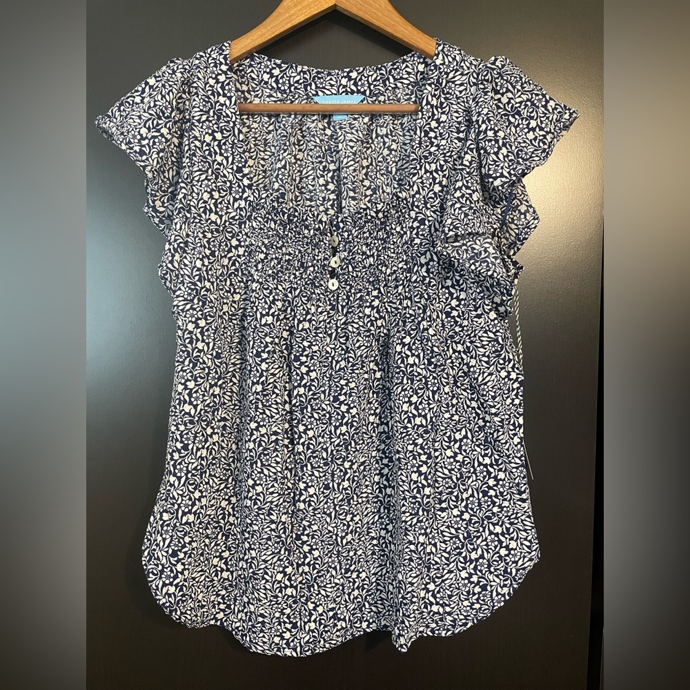 NWT - Draper James - Flutter Sleeve Smocked Top - Blue and White